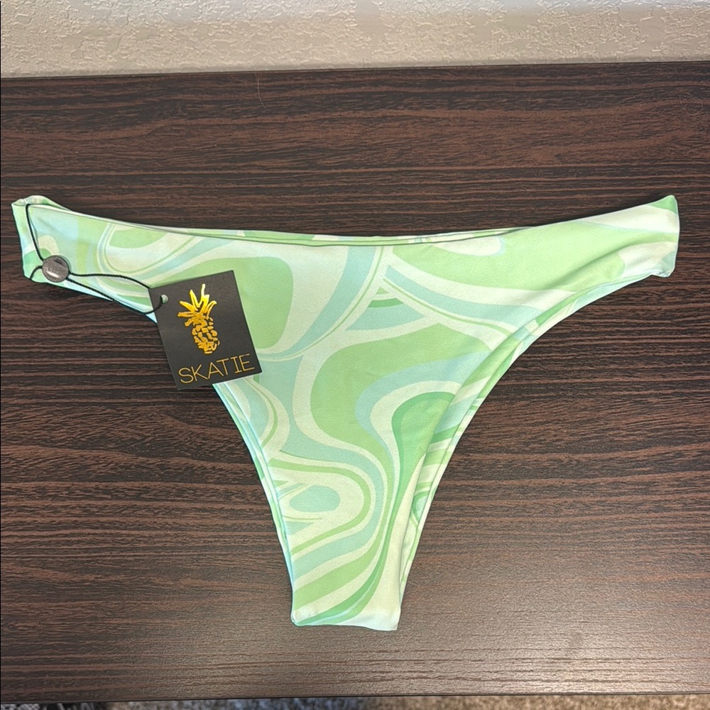 Skatie Dylan Bikini Bottom in Bermuda